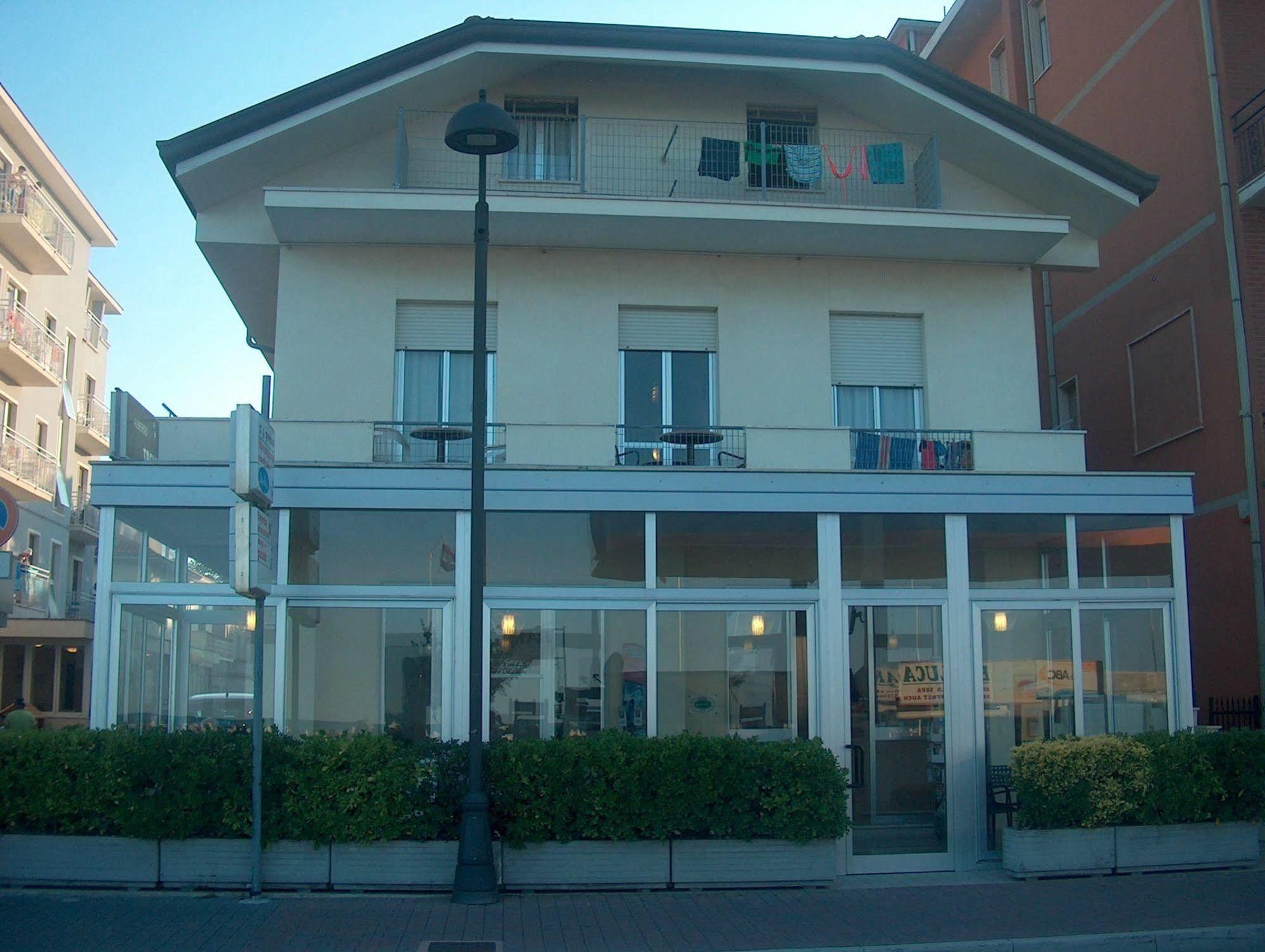 Hotel Trevi 벨레지아아지마리나 외부 사진