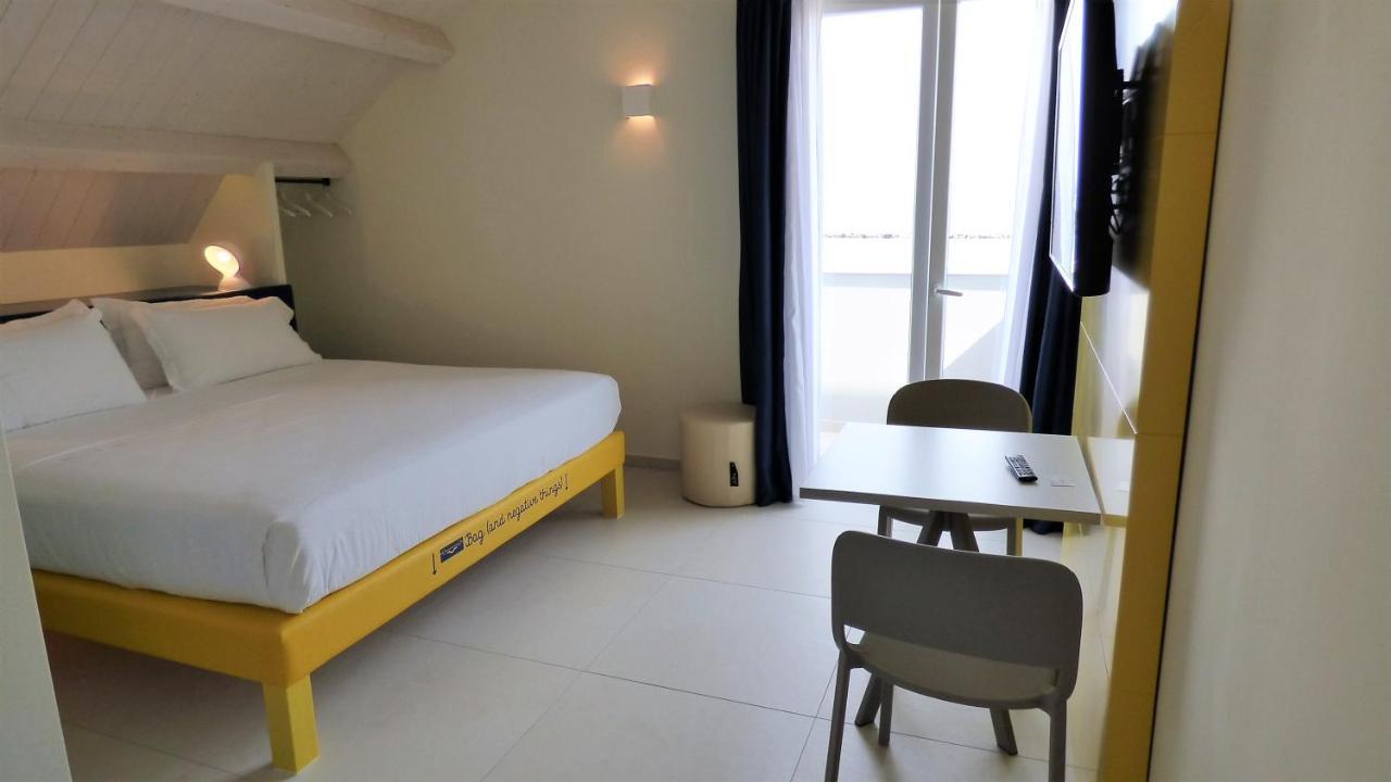 Hotel Trevi 벨레지아아지마리나 외부 사진